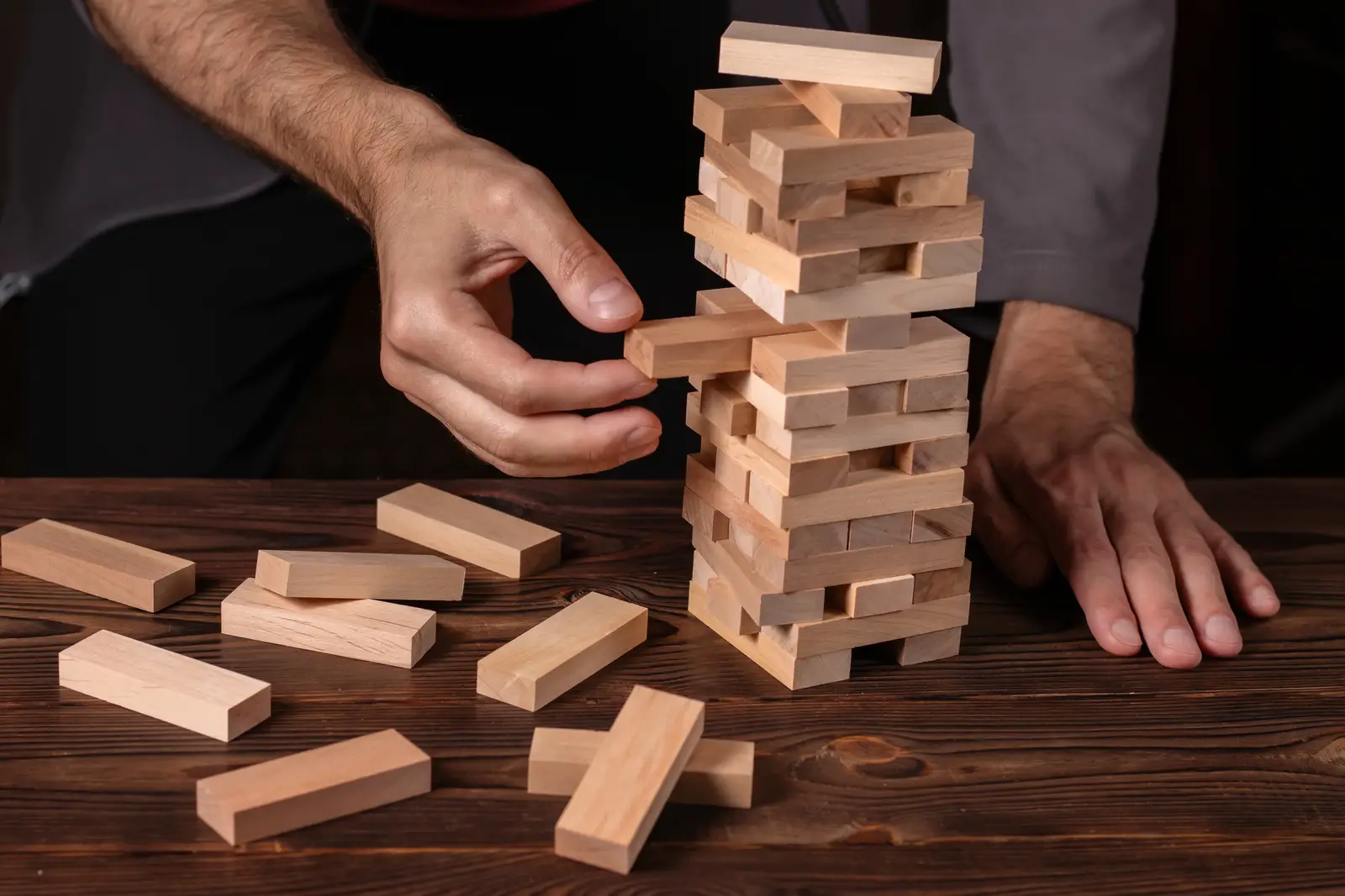 picture of a block of wood becoming unstable when scaffolding is removed.