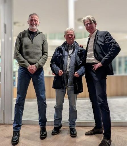 vlnr Jan Hof, Hans van Bragt, Paul Tang