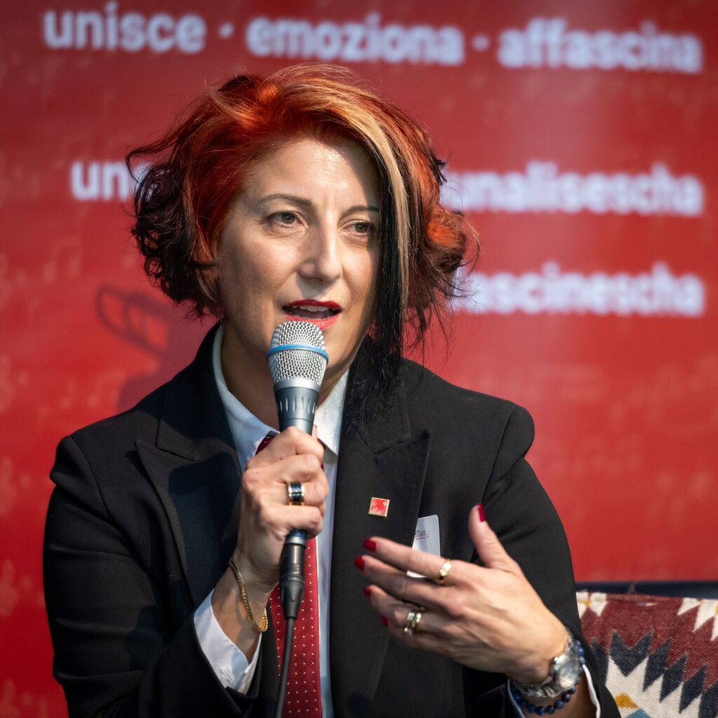 Luana Menoud-Baldi au micro