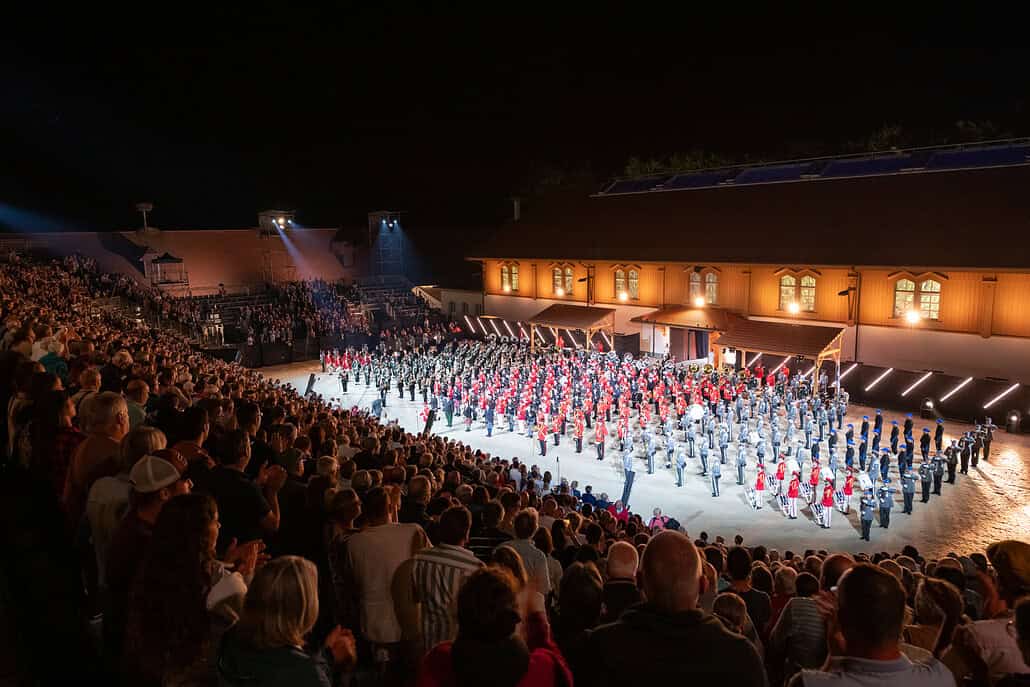 Blick in die Arena einer Tattoo-Show