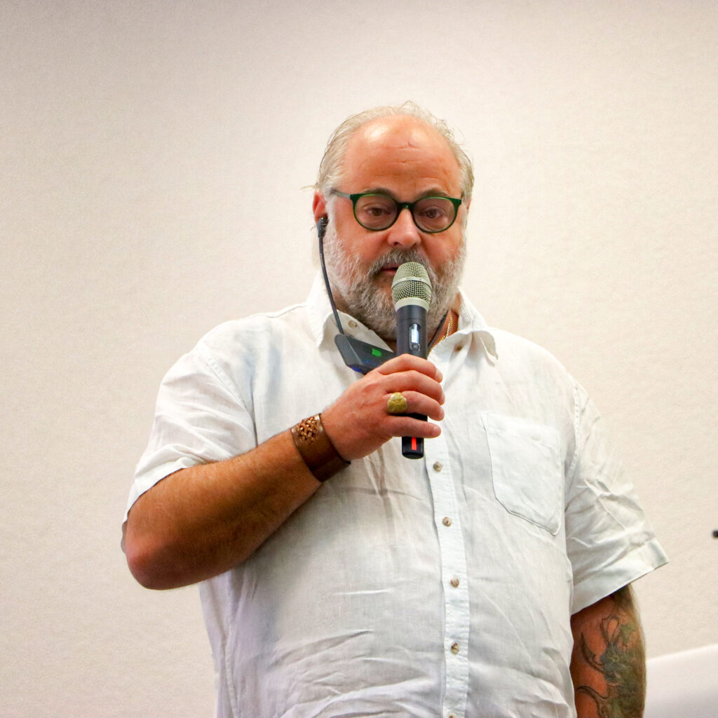 Thomas Trachsel am Mikrofon