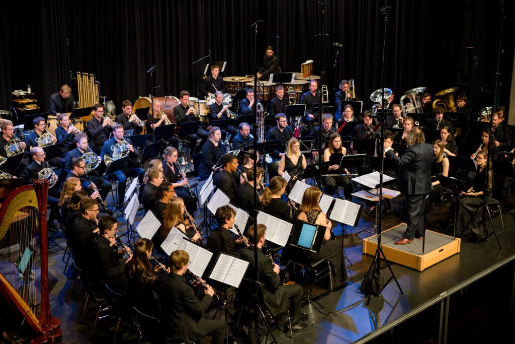 Blasorchester aulos auf der Bühne