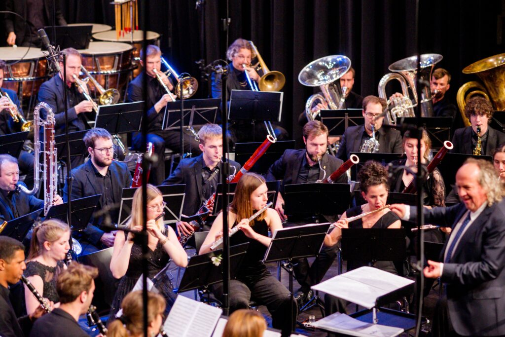 Blasorchester aulos auf der Bühne