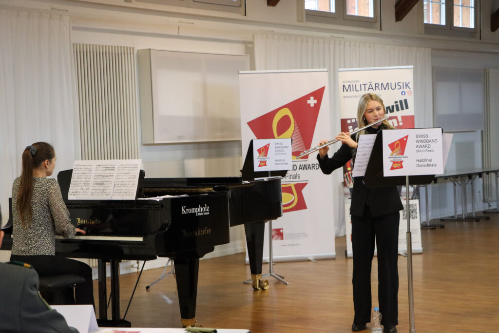 Célestine Crelier à la flûte traversière.