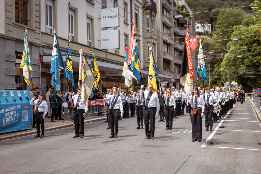 Uniun Musicala Engiadina pronta per la parata