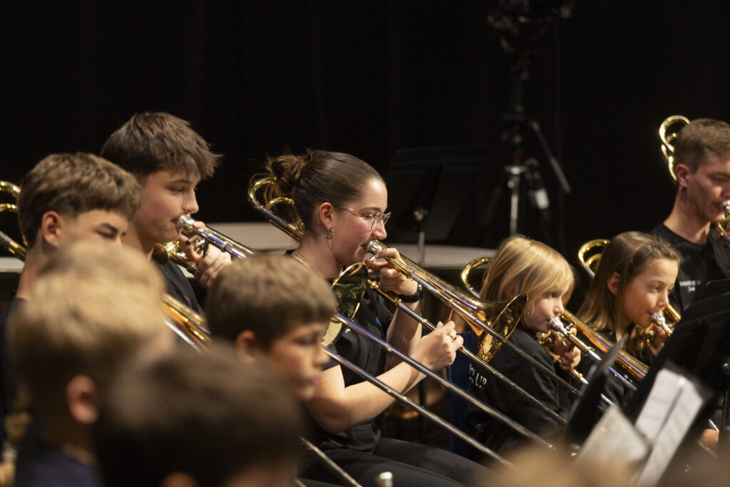 Sophia suona il trombone