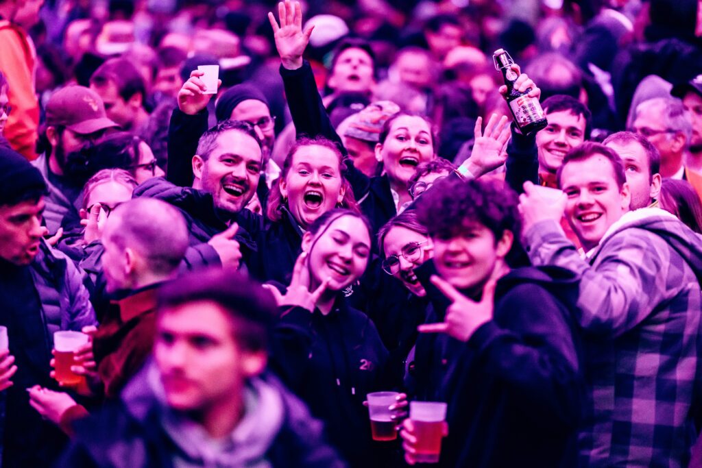 Feststimmung auf der Esplanade und überall glückliche Menschen am EMF26