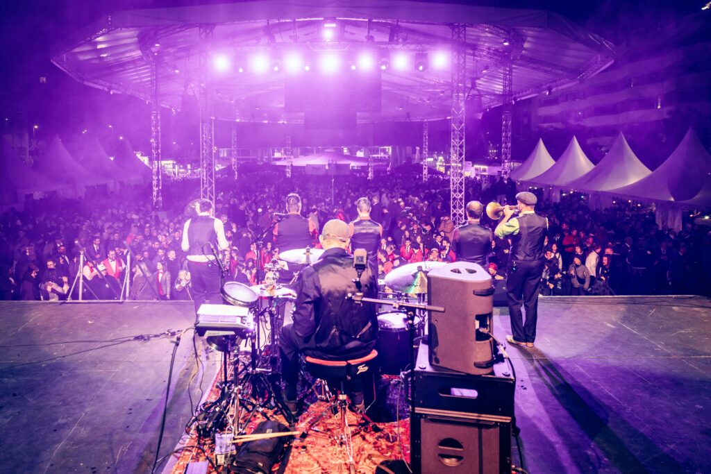 Feststimmung auf der Esplanade am EMF26