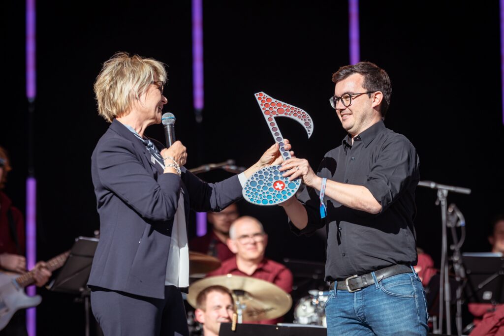 symbolische Staffelstabübergabe an das Rheintal