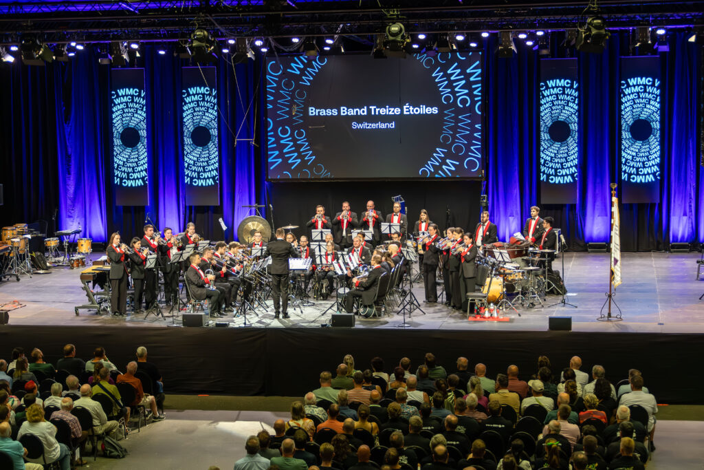 La brass band Treize Etoiles sul palco del WMC a Kerkrade