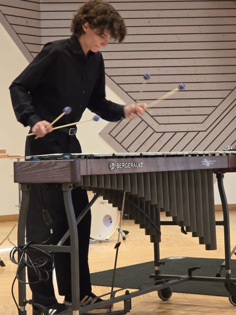 Aaron Tschopp au xylophone