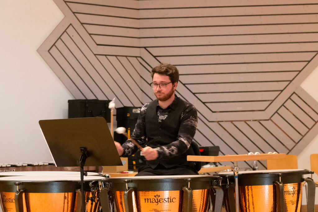 Jeune homme aux timbales