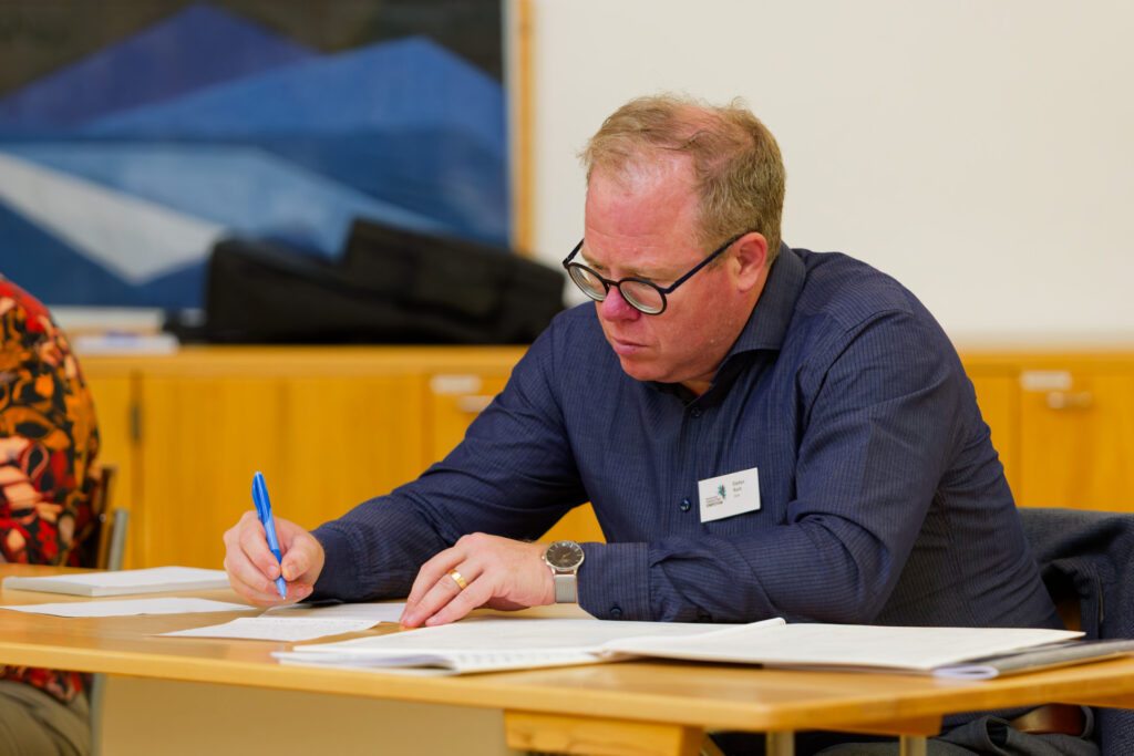 Stefan Roth au travail comme expert