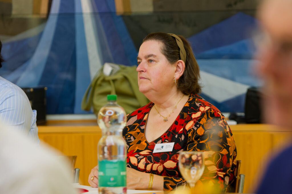 Annick Villanueva au travail comme experte