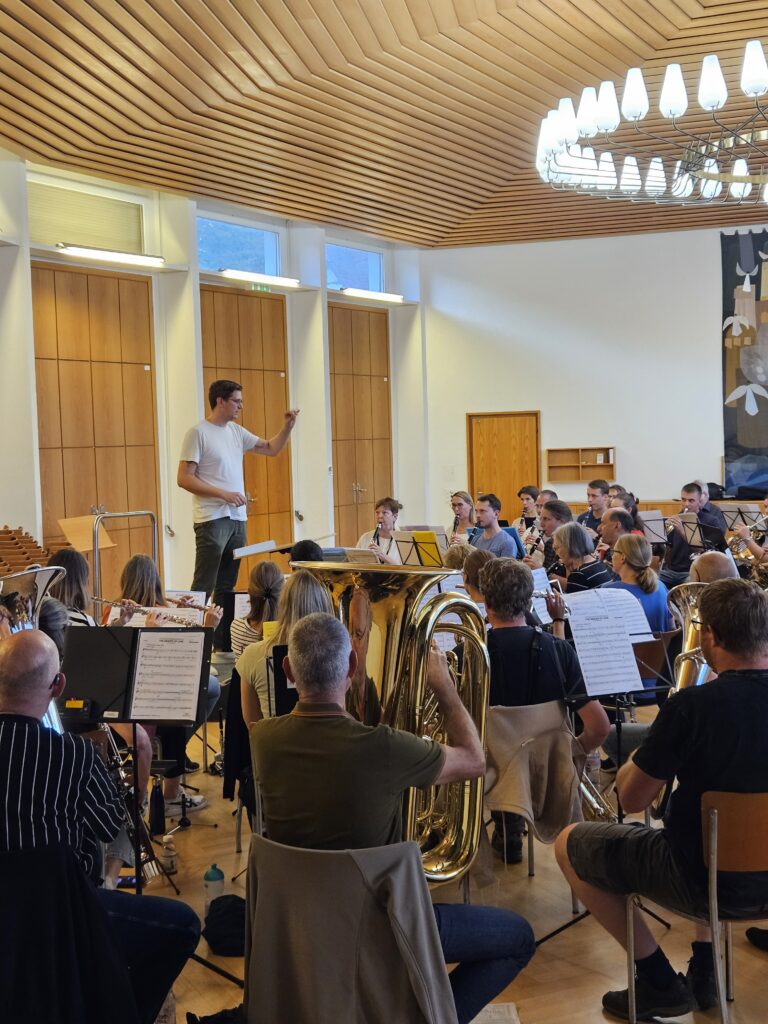 Le WindOrchestra Baden Wettingen, sous la direction de Christoph Vogt, lors d'une répétition