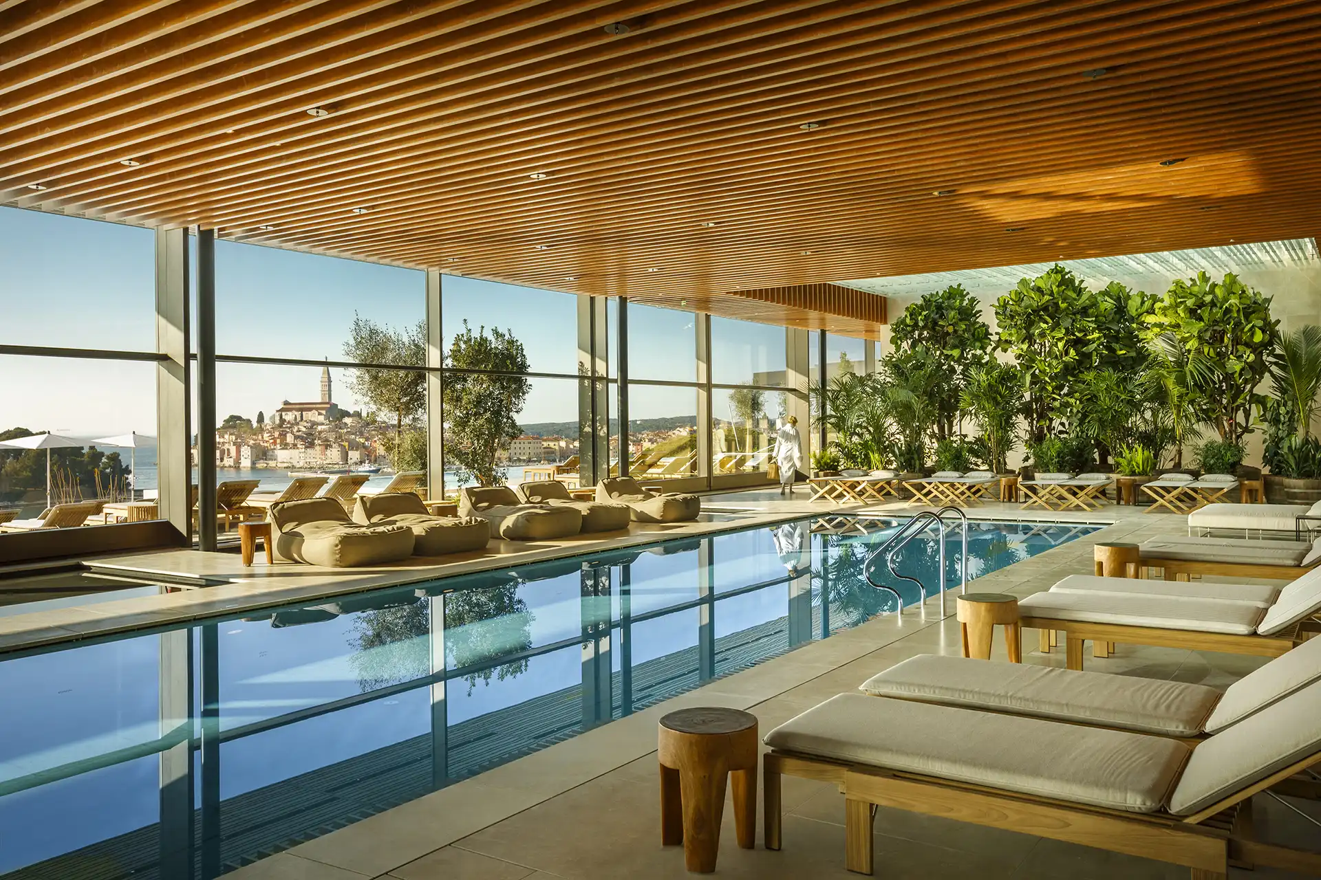 Grand Park Hotel swimming pool
