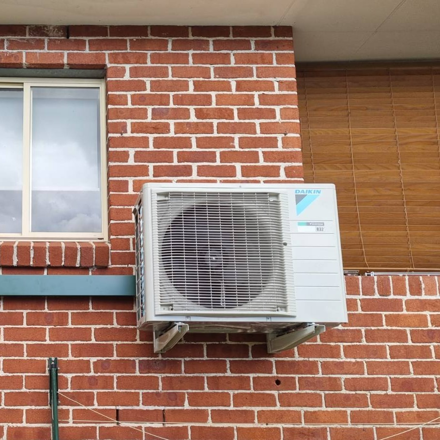 Outdoor air conditioning unit installed on a Northern Beaches home
