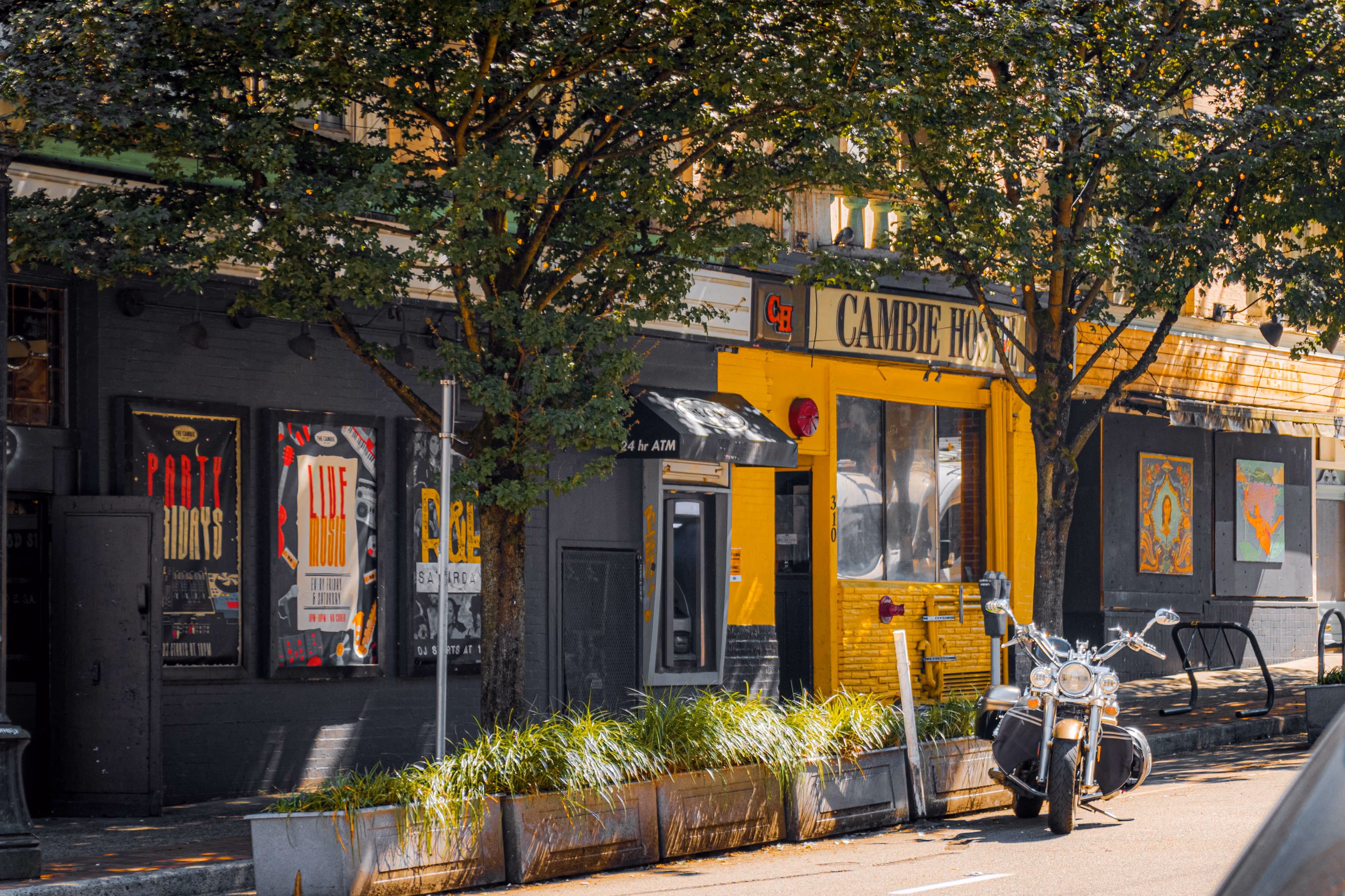Cambie Hostel Gastown Exterior