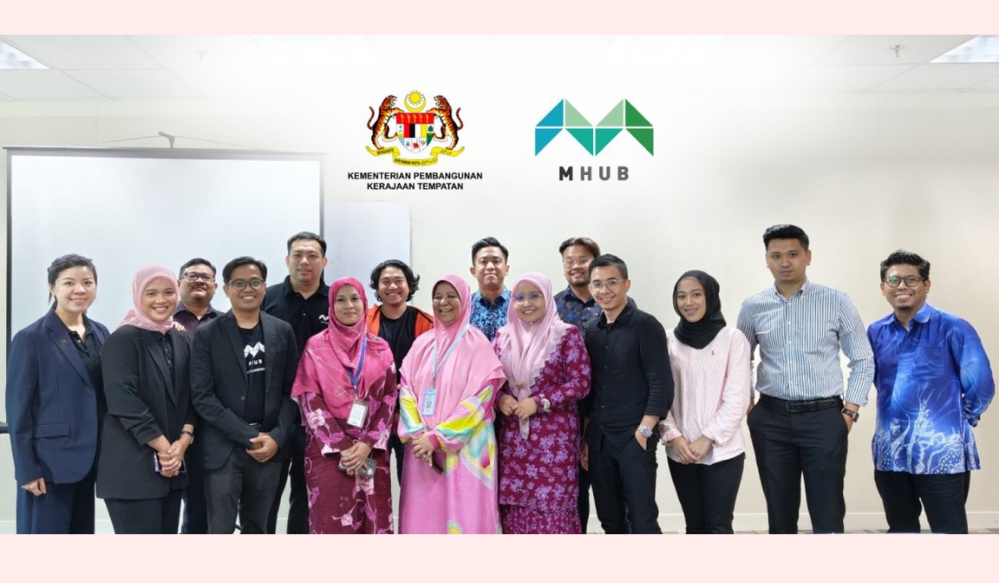 Screenshot of MHub Showroom Loan Tracker displaying live updates on loan submissions, approvals, and rejections.