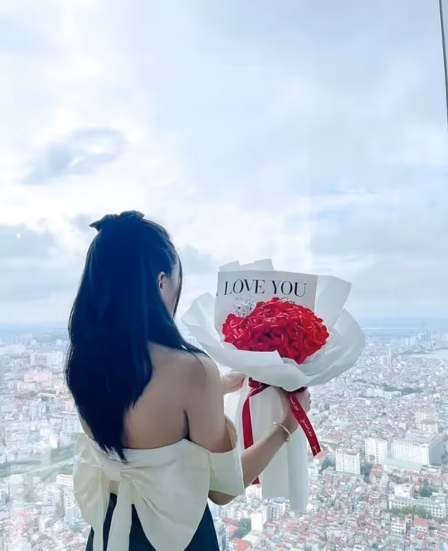 Cửa Hàng Hoa Sáp Mỏ Cày Nam, Bến Tre