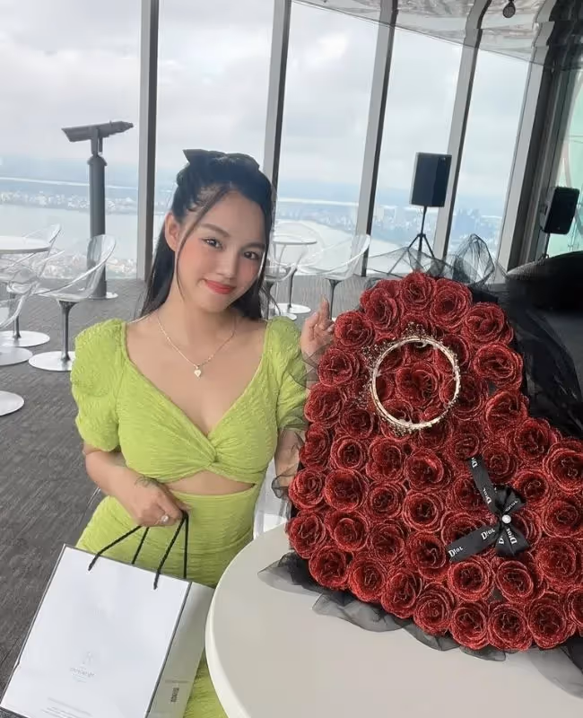 Cửa Hàng Hoa Sáp Đông Hải, Bạc Liêu 