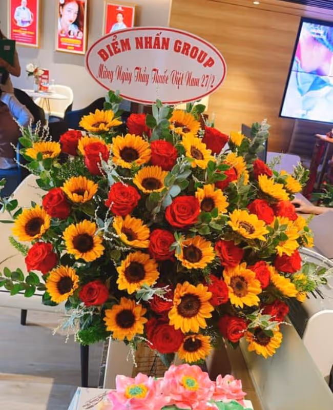Hoa Tặng Ngày Truyền Thống Luật Sư Việt Nam 10/10