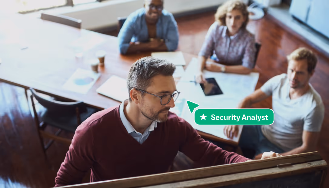 Marketing team meeting illustrating how to build omnichannel campaigns that converts using Mural. 