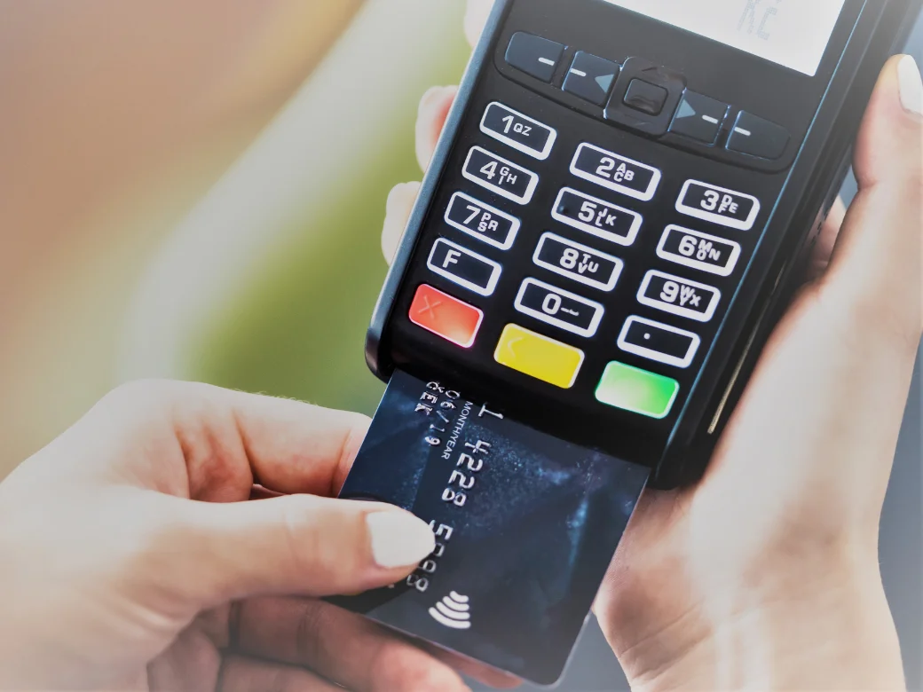Thẻ credit card là gì? Cách sử dụng đúng và an toàn