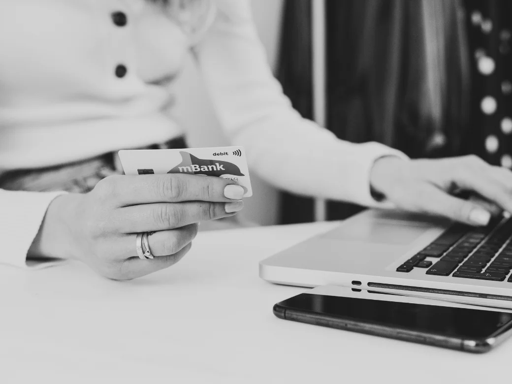 Nợ thẻ tín dụng bao lâu thì bị kiện? 5 cách xử lý khi nợ quá