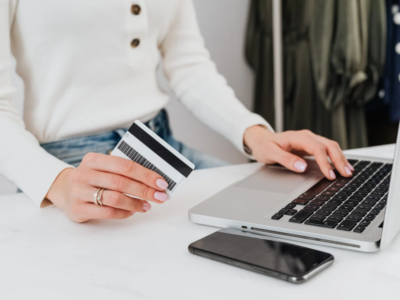 Điều kiện để mở thẻ không cần chứng minh thu nhập