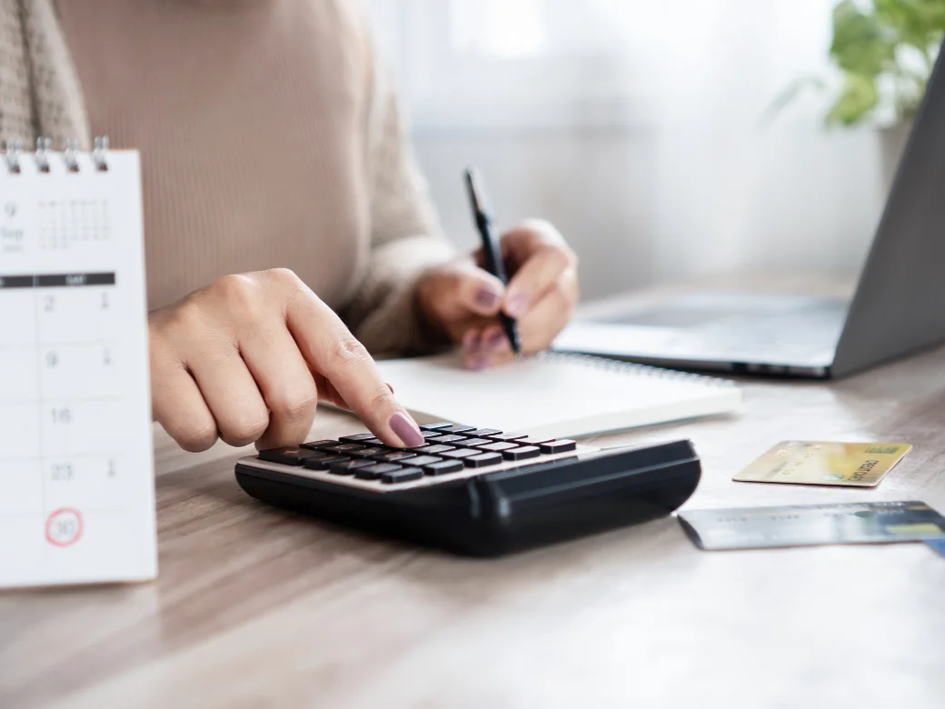 Nợ thẻ quá hạn bao nhiêu ngày thì bị phạt? 5 lưu ý quan trọng 