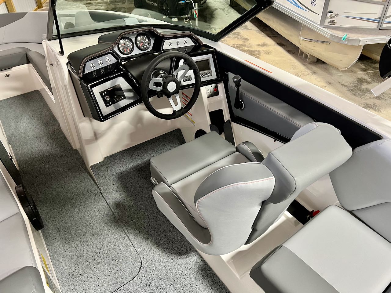 2023 Mastercraft NXT23 from Redline Watersports | Driver's Seat