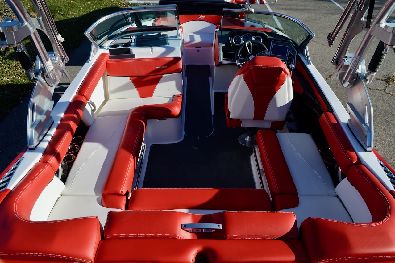 2019 Mastercraft XT20 with Trailer | Redline Watersports | Cockpit view viper red upholstery