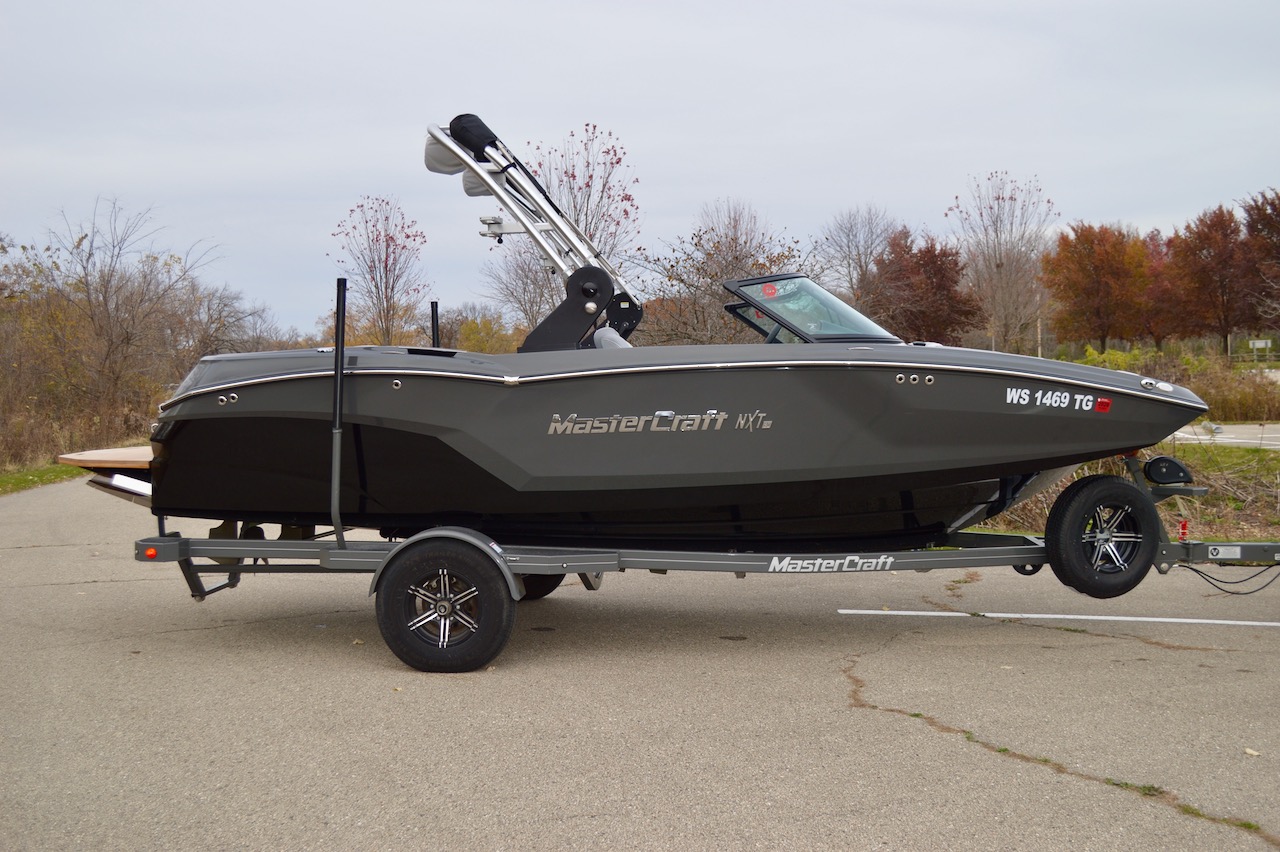 2020 Mastercraft NXT20 with Trailer | Redline Watersports| Starboard side view