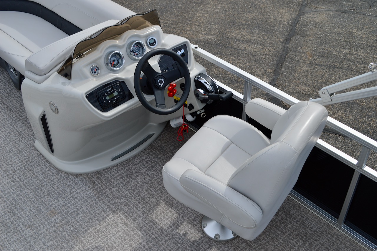 2022 Avalon GS Cruise 2185 | Redline Watersports | Helm View