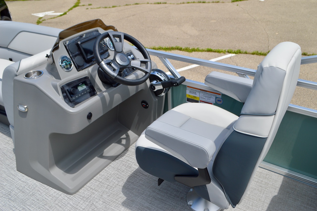 2026 Avalon Venture 85 QL from Redline Watersports helm view