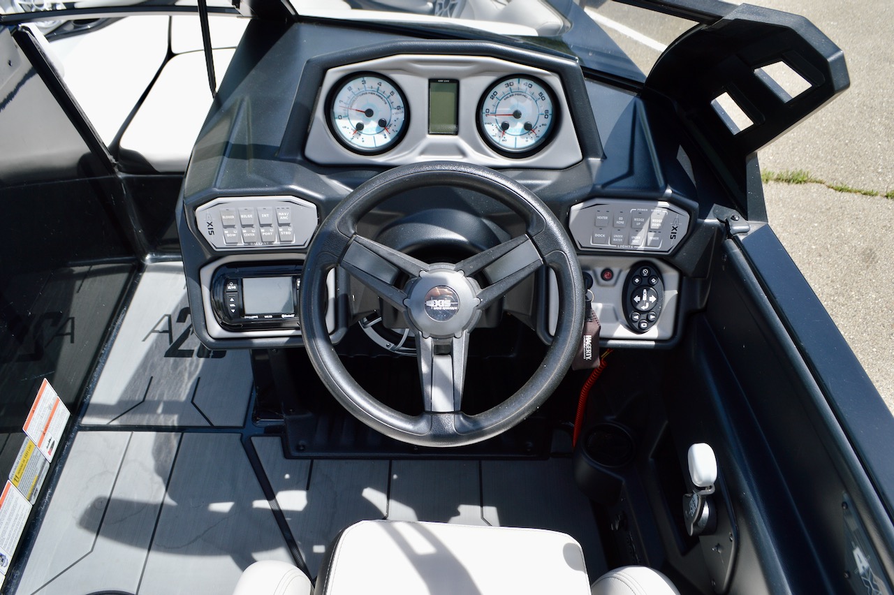 2018 Axis A20 | Redline Watersports | Command Center