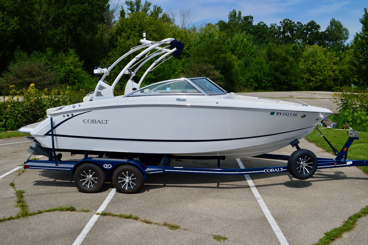 2021 Cobalt R3 | Redline Watersports | Starboard side view