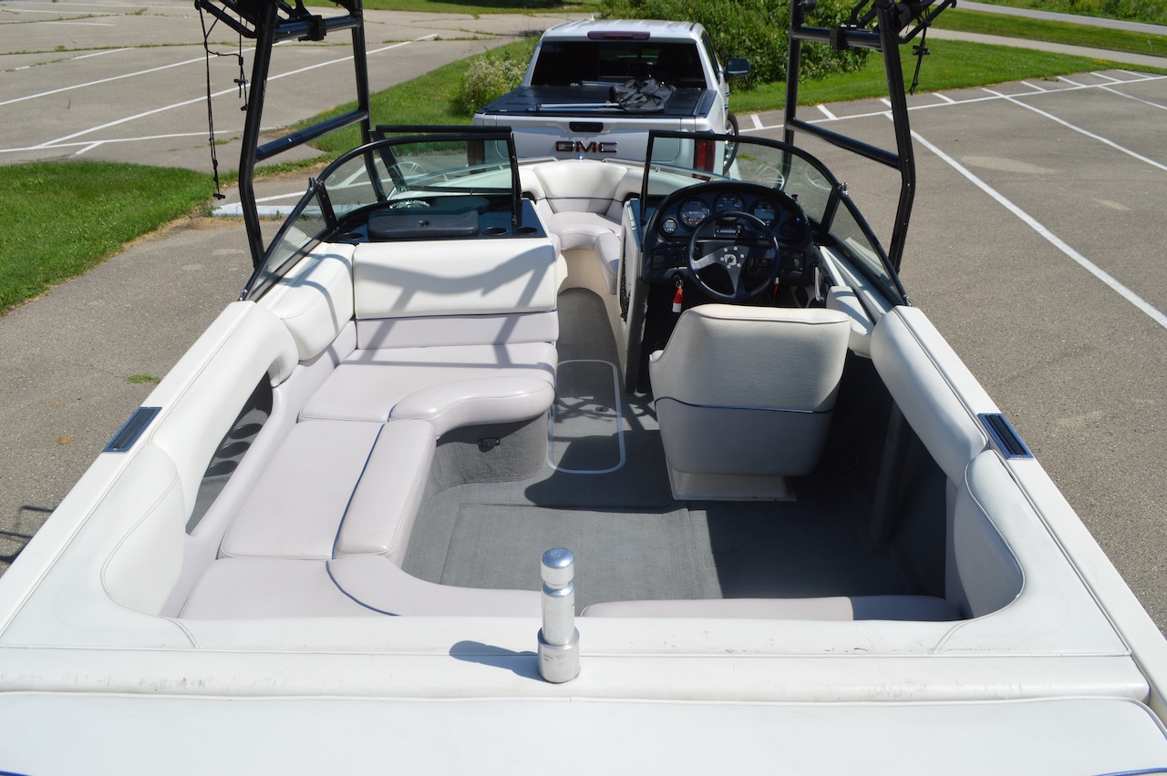 1999 Malibu Sunsetter VLX with Trailer from Redline Watersports | Cockpit View