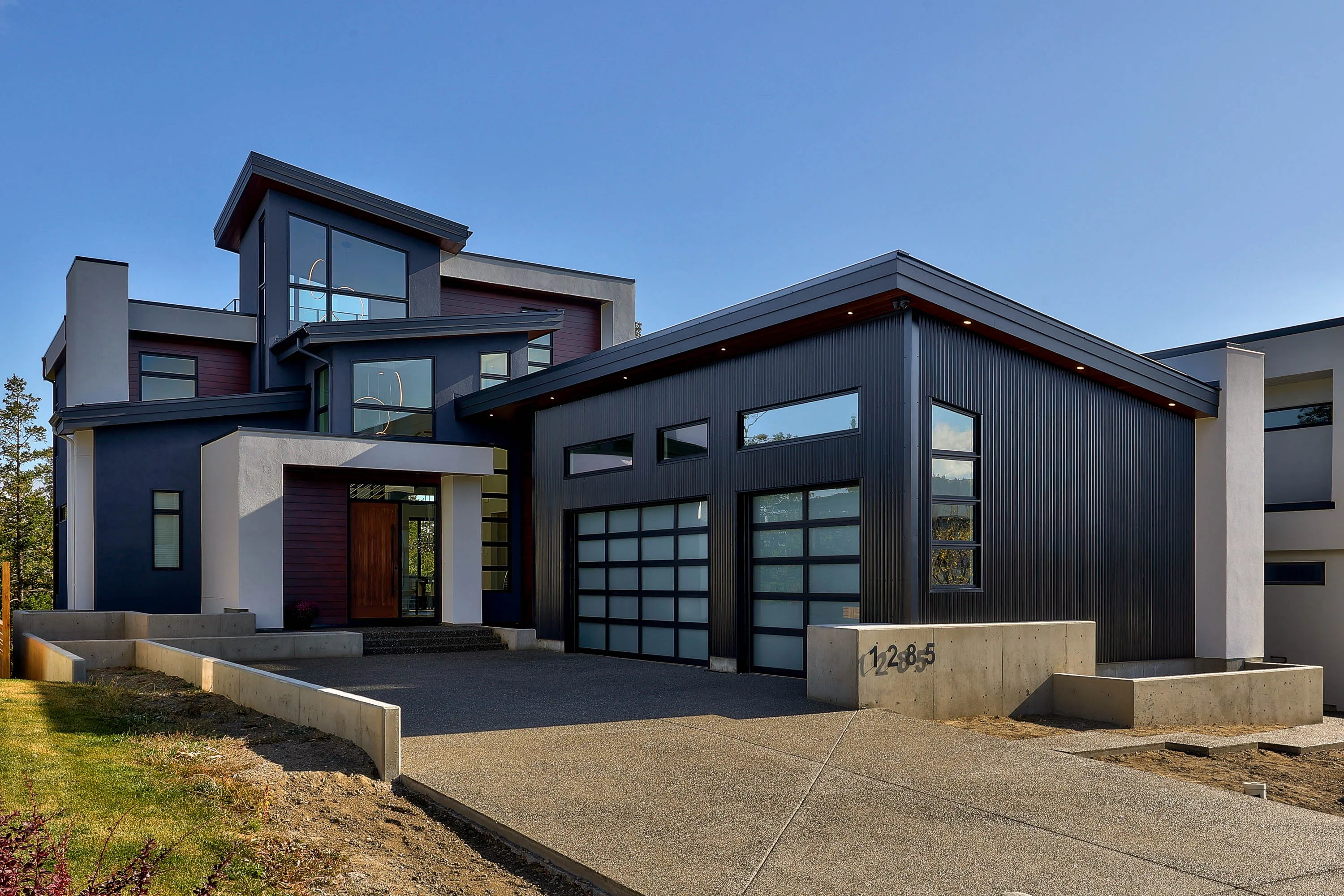 40J02 - Chale Residence - Hidden Trails Modern 