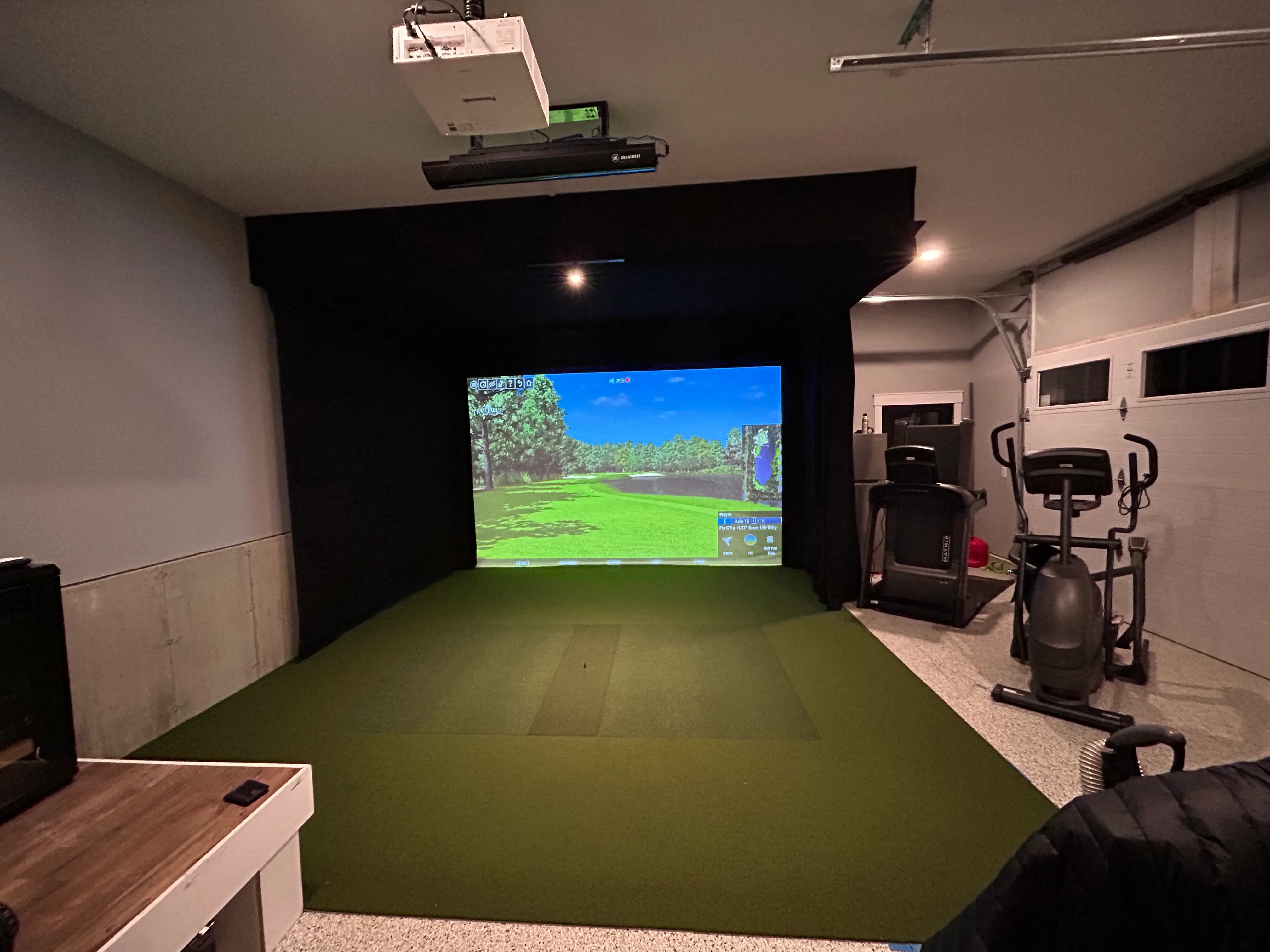 Indoor Simulators For Convenient Golf