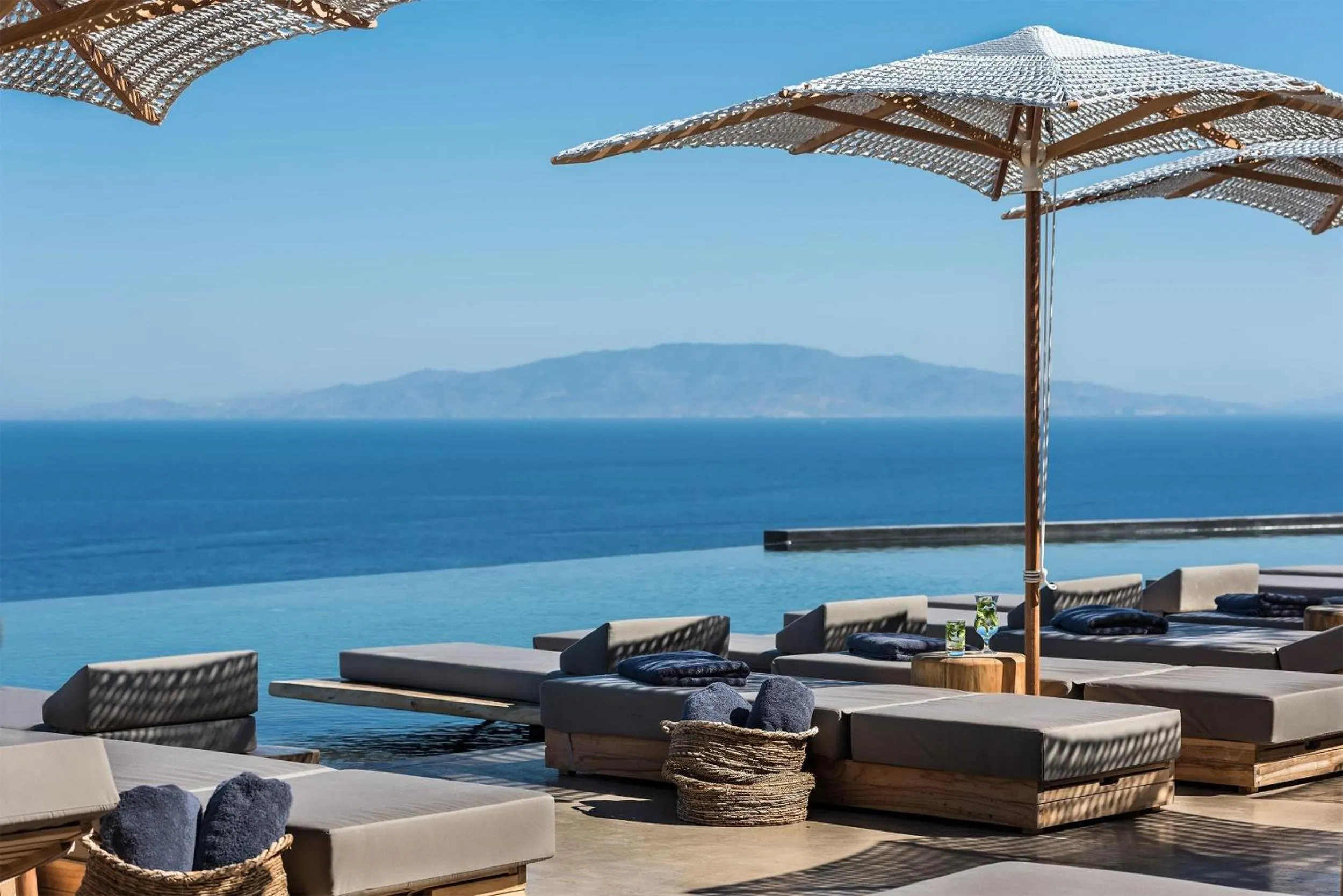 Andronis Arcadia | Boutique Hotel in Santorini, Greece