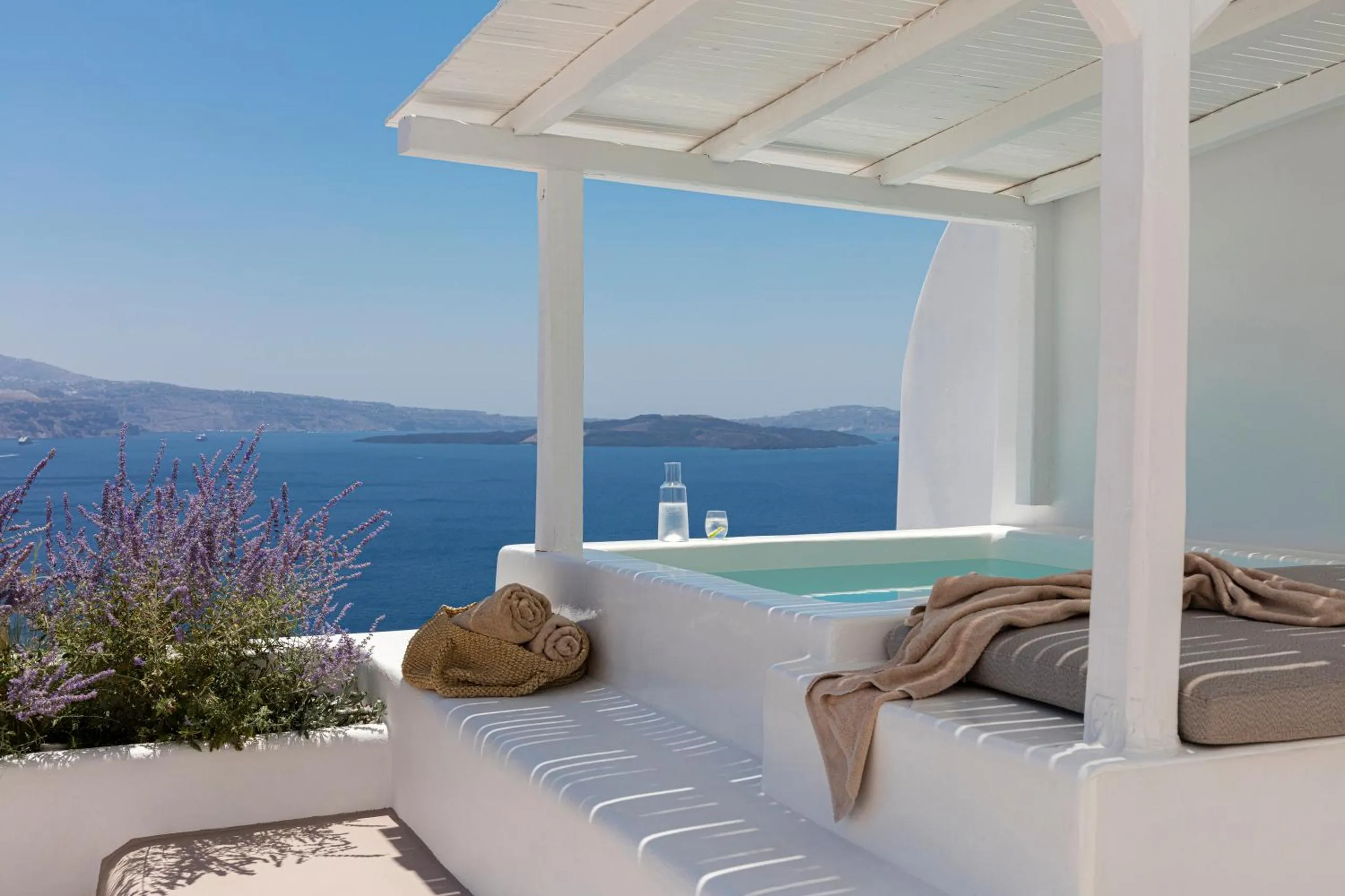 Canaves Ena Santorini Greece | Boutique Hotel - Image 14 of 16