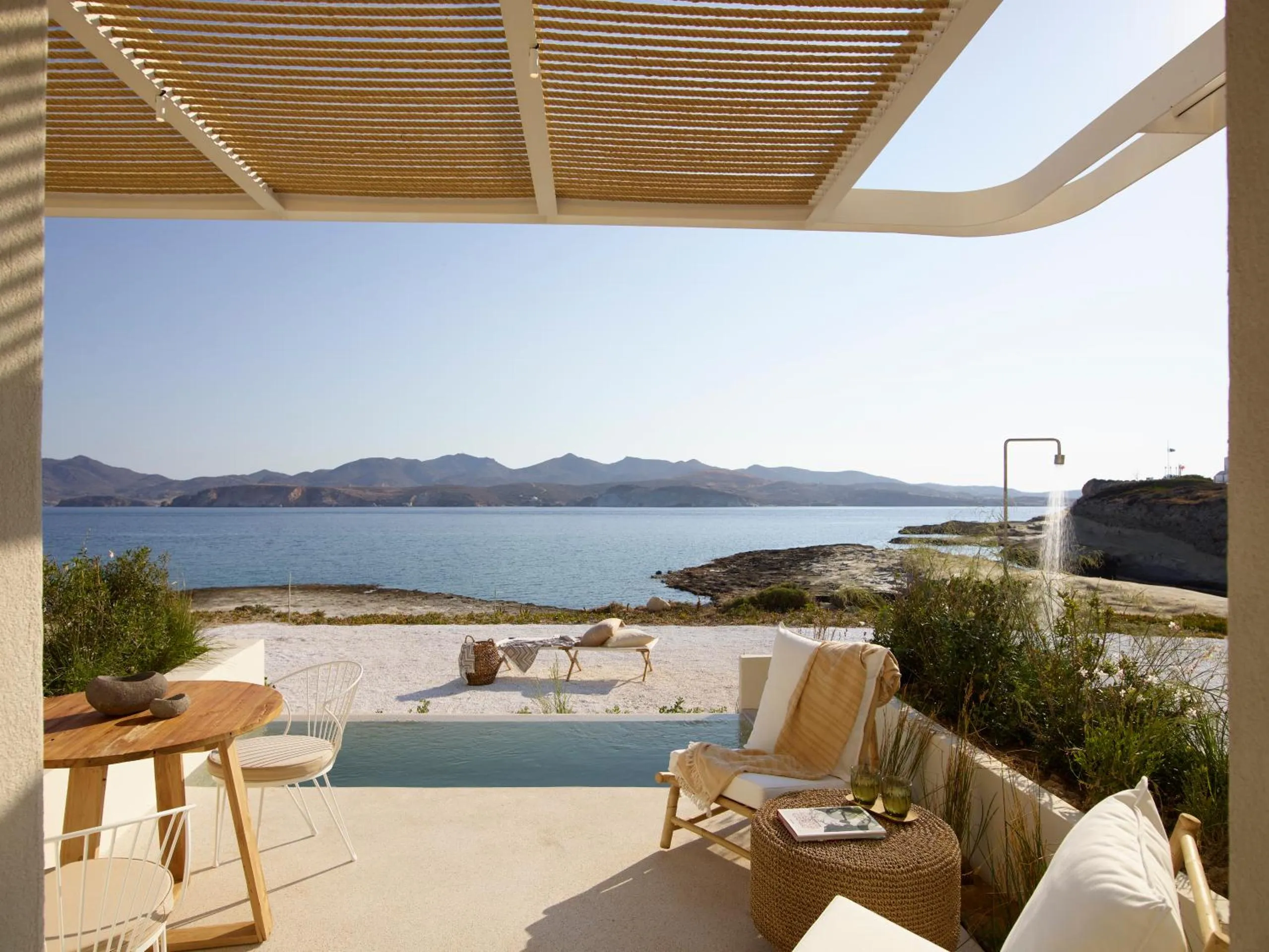 White Pebble Suites Milos Greece | Boutique Hotel - Image 4 of 6