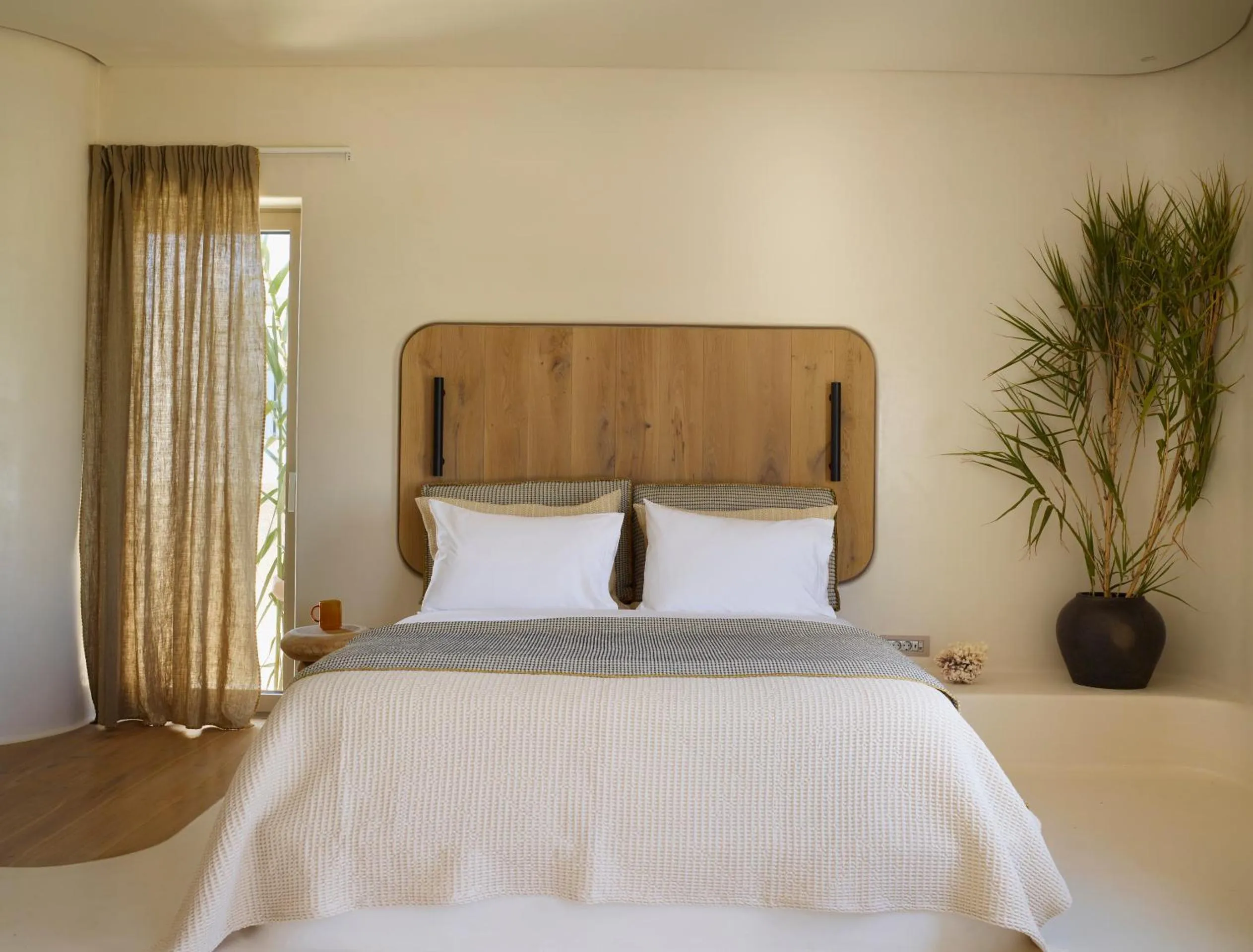 White Pebble Suites Milos Greece | Boutique Hotel