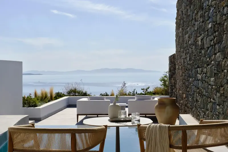 Deos Mykonos, Mykonos