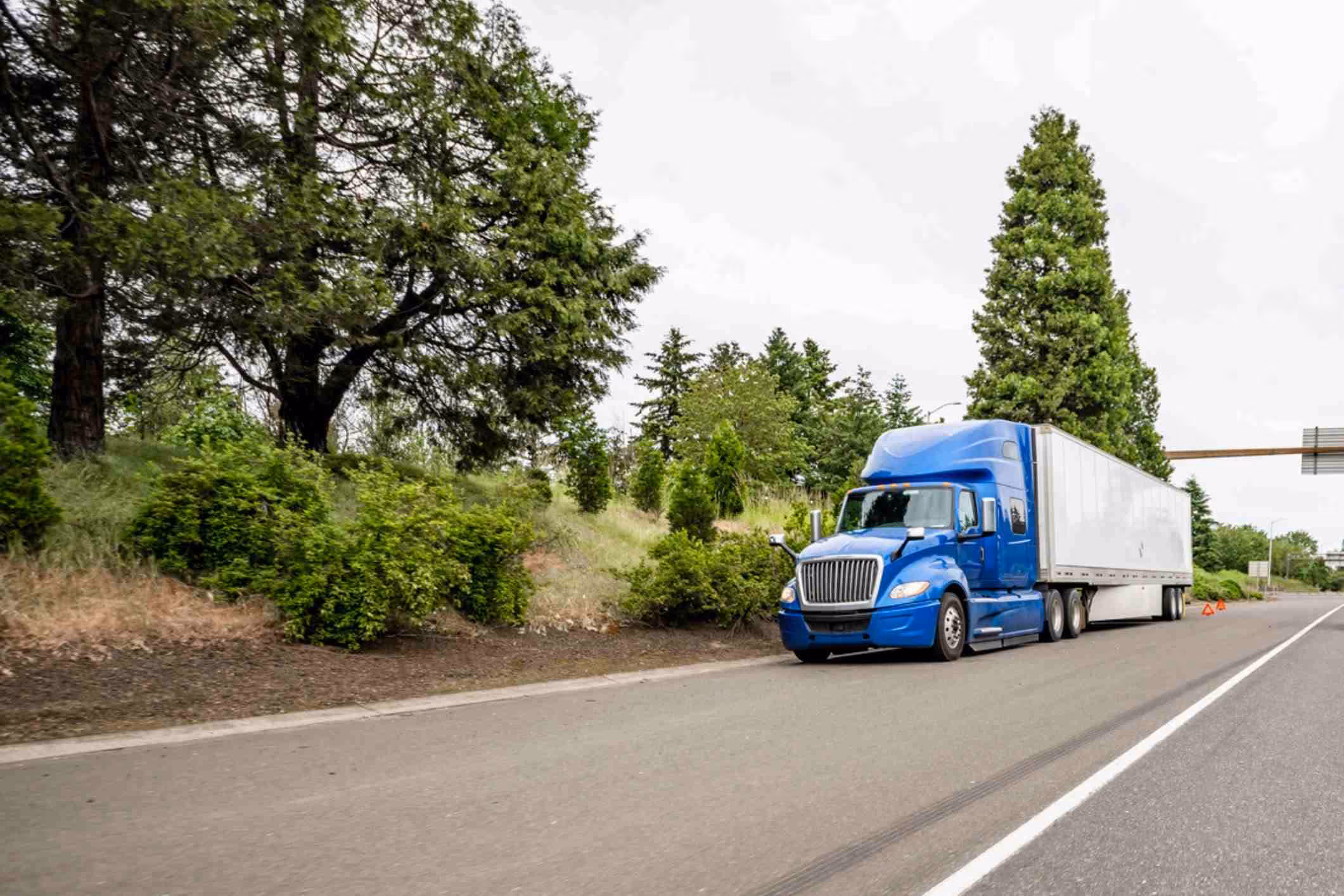 An 18-wheeler truck, which is one of the many types of accidents a Rosenberg truck accident lawyer handles