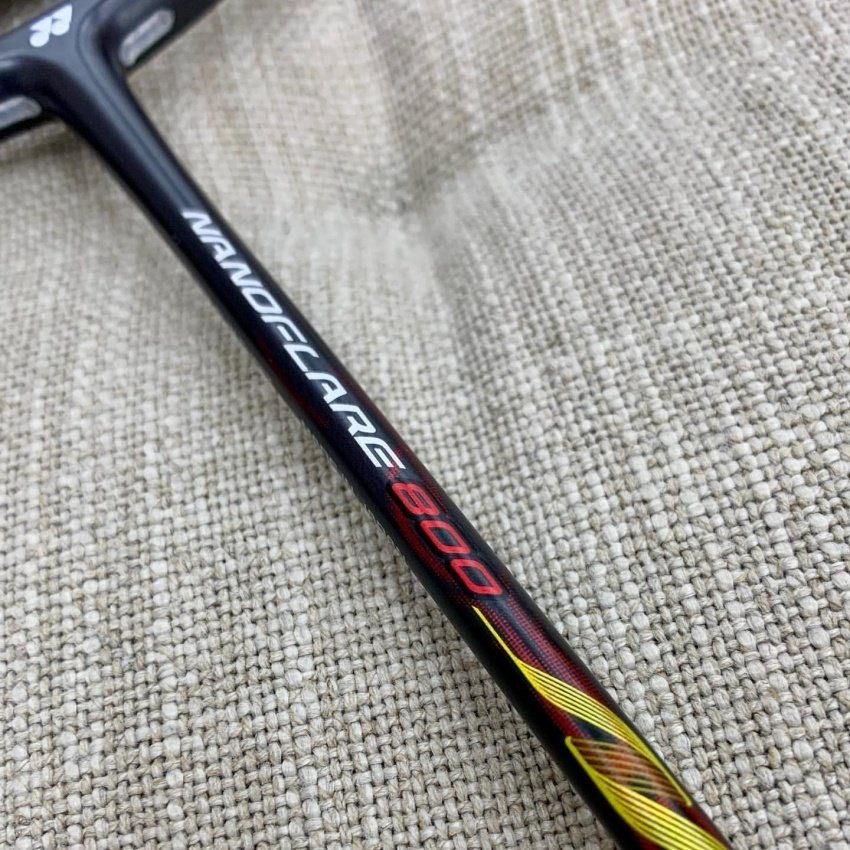 Yonex Nanoflare 800