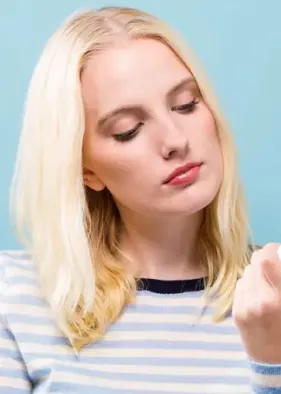 the-pros-and-cons-of-contacts-vs-glasses-and-how-to-decide-which-is-best-for-you