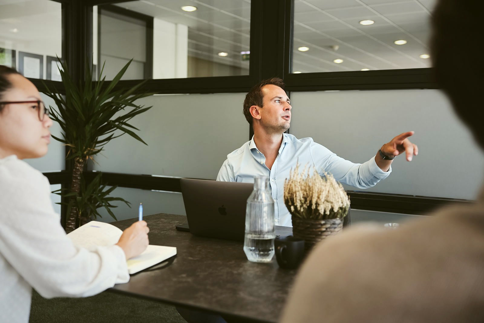 Hanze Supply sales team in a meeting